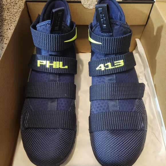 Lebron James soldier custo, Nike Zoom, size 10 men, navy blue highlighter yellow - Picture 1 of 6
